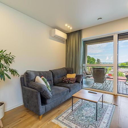 Sky Apartment With Free Parking And Balcony & Ac Kaunas Ngoại thất bức ảnh