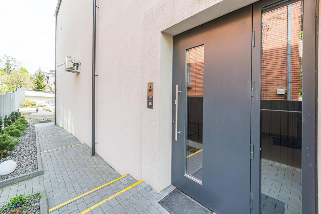 Sky Apartment With Free Parking And Balcony & Ac Kaunas Ngoại thất bức ảnh
