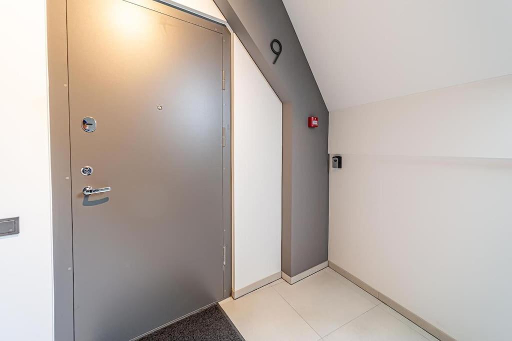 Sky Apartment With Free Parking And Balcony & Ac Kaunas Ngoại thất bức ảnh